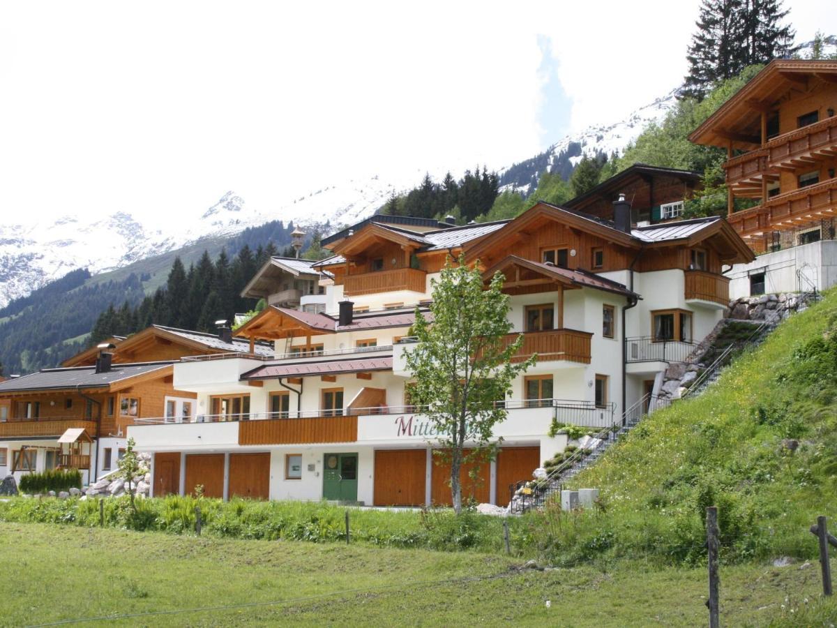 Large Chalet Apartment In Saalbach Hinterglemm Esterno foto