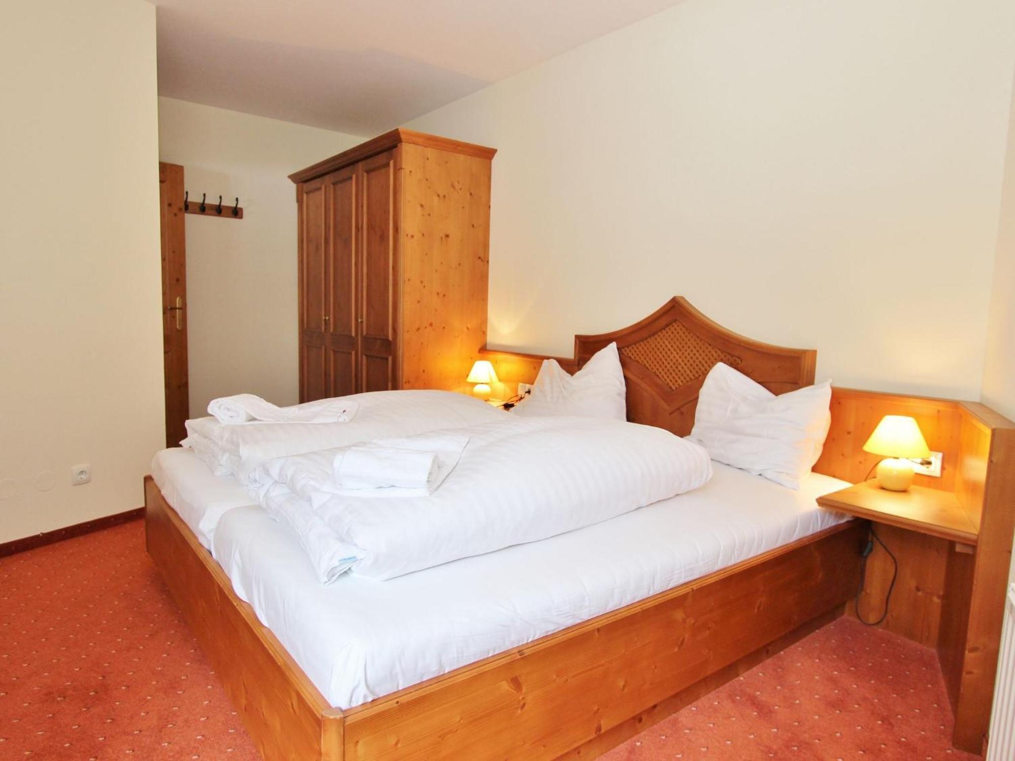 Large Chalet Apartment In Saalbach Hinterglemm Esterno foto